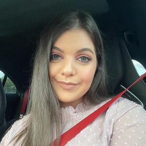 Meet your Posher, Negar